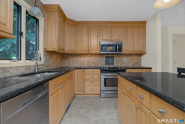334 Cavan Lane 334, Glastonbury, CT 06033