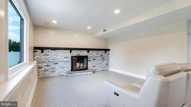 106 CEDARBROOK DR, Southampton, PA 18966