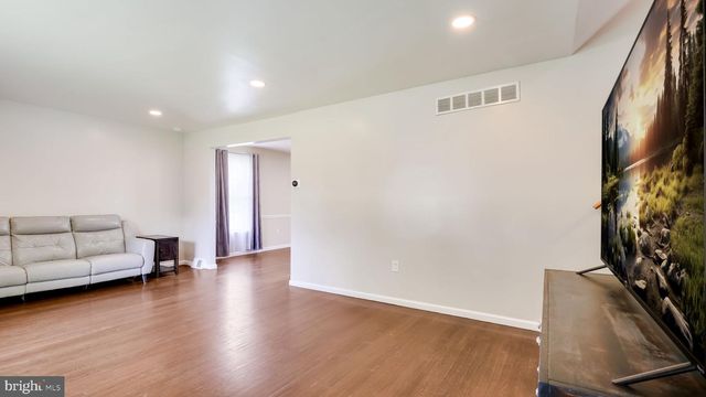 106 CEDARBROOK DR, Southampton, PA 18966