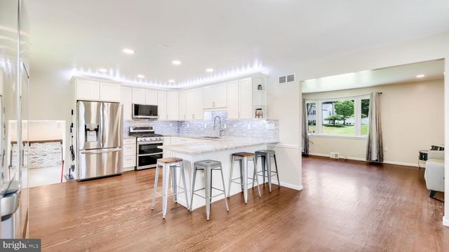 106 CEDARBROOK DR, Southampton, PA 18966