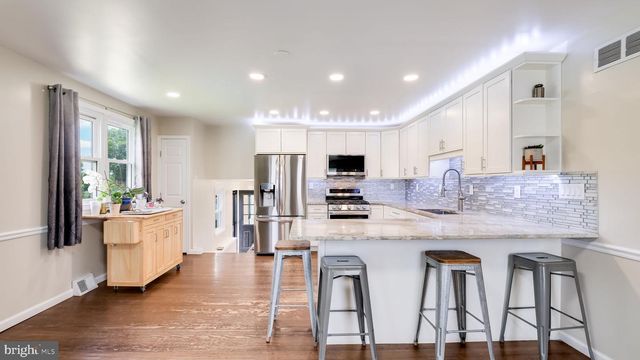 106 CEDARBROOK DR, Southampton, PA 18966