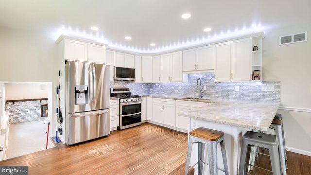 106 CEDARBROOK DR, Southampton, PA 18966