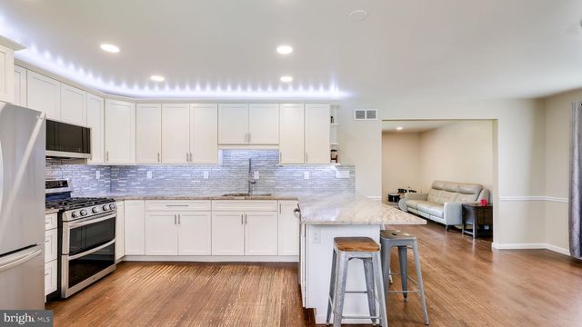 106 CEDARBROOK DR, Southampton, PA 18966