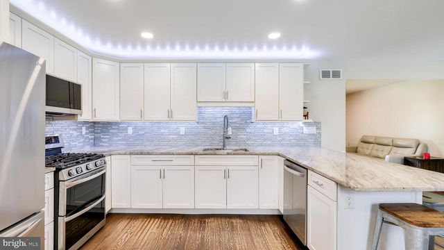 106 CEDARBROOK DR, Southampton, PA 18966