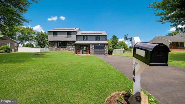 106 CEDARBROOK DR, Southampton, PA 18966