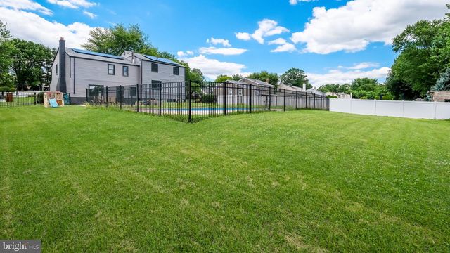 106 CEDARBROOK DR, Southampton, PA 18966