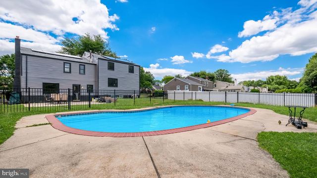 106 CEDARBROOK DR, Southampton, PA 18966