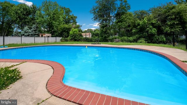 106 CEDARBROOK DR, Southampton, PA 18966