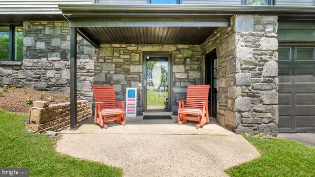 106 CEDARBROOK DR, Southampton, PA 18966