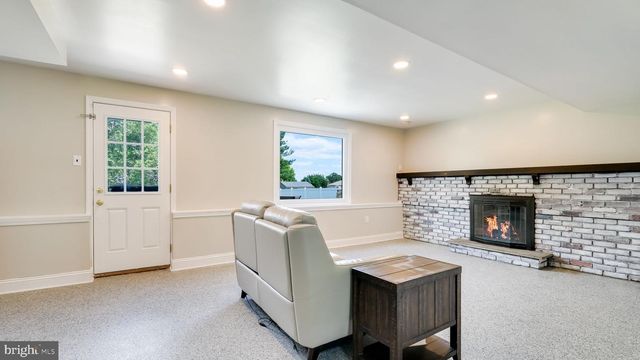 106 CEDARBROOK DR, Southampton, PA 18966