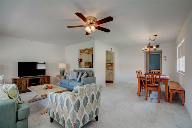 222 Saxony E 222, Delray Beach, FL 33446