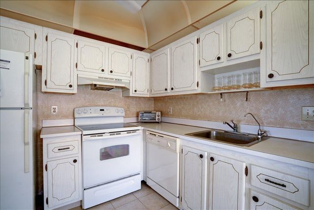 222 Saxony E 222, Delray Beach, FL 33446
