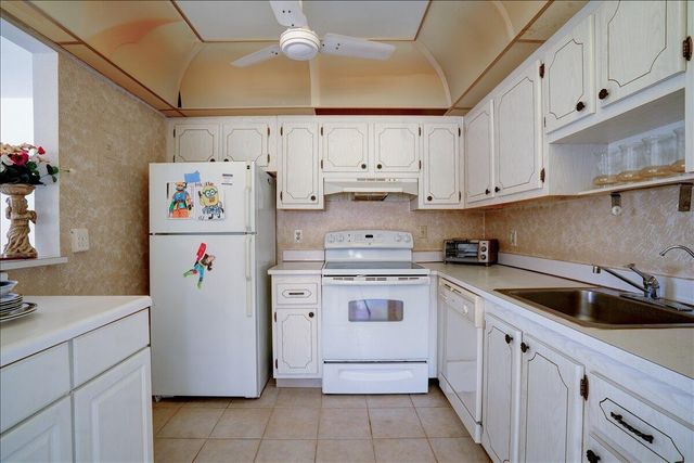 222 Saxony E 222, Delray Beach, FL 33446