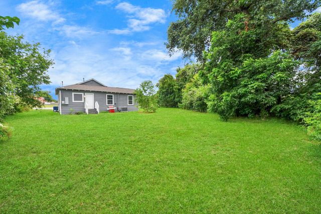 221 Highway 3 N, Texas City, TX 77591