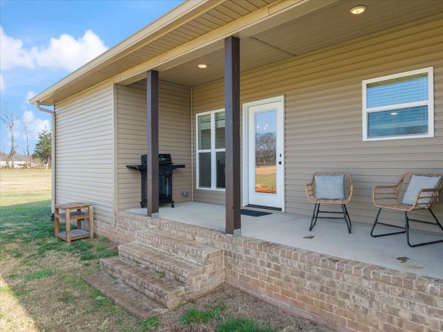 2057 Halls Mill Rd, Unionville, TN 37180