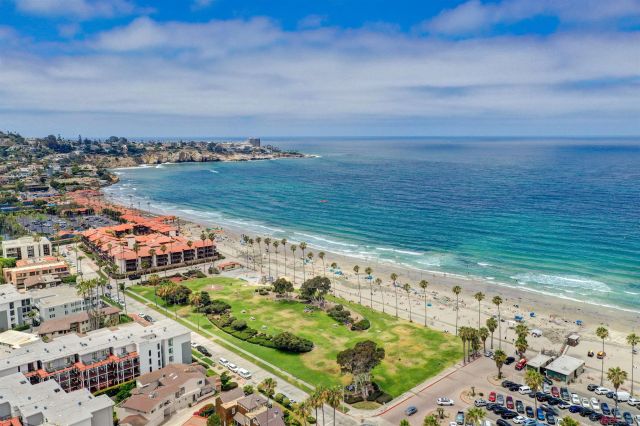 8087 Caminito Mallorca, La Jolla, CA 92037