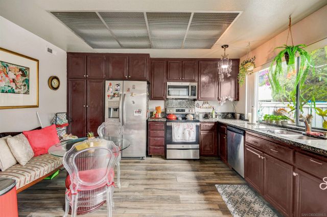 8087 Caminito Mallorca, La Jolla, CA 92037