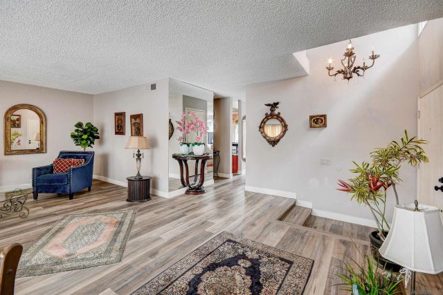 8087 Caminito Mallorca, La Jolla, CA 92037