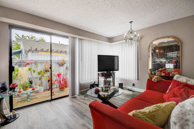 8087 Caminito Mallorca, La Jolla, CA 92037