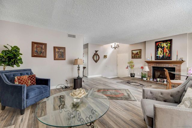 8087 Caminito Mallorca, La Jolla, CA 92037