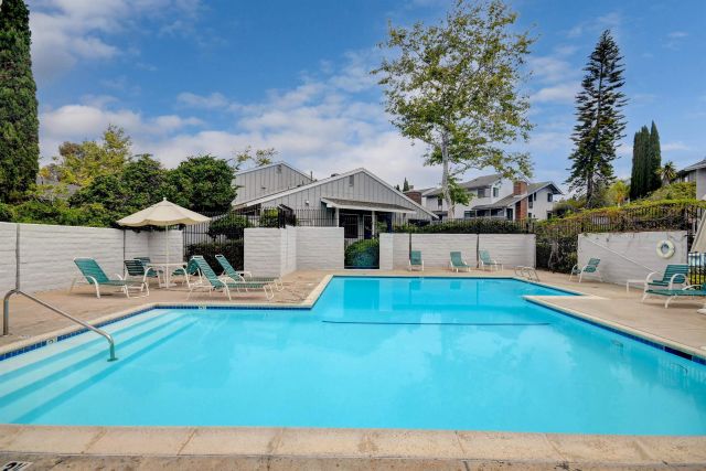 8087 Caminito Mallorca, La Jolla, CA 92037