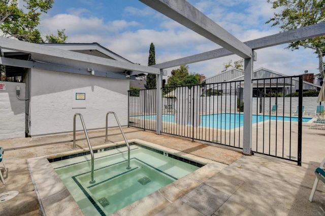 8087 Caminito Mallorca, La Jolla, CA 92037
