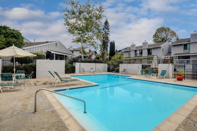 8087 Caminito Mallorca, La Jolla, CA 92037