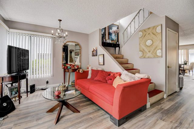 8087 Caminito Mallorca, La Jolla, CA 92037