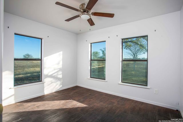 46 Fm 1621, Comfort, TX 78013