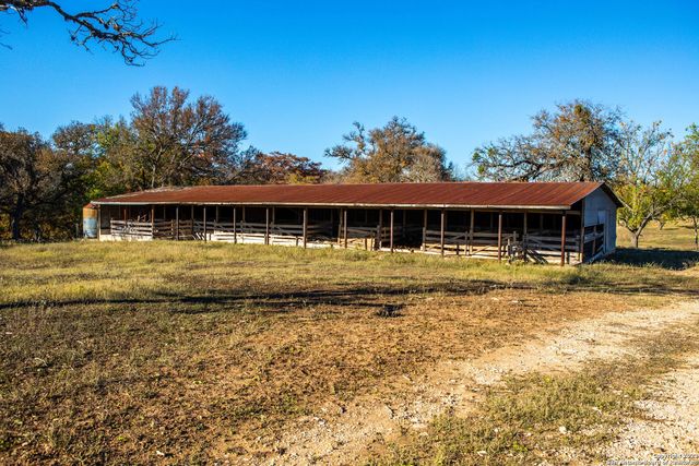 46 Fm 1621, Comfort, TX 78013
