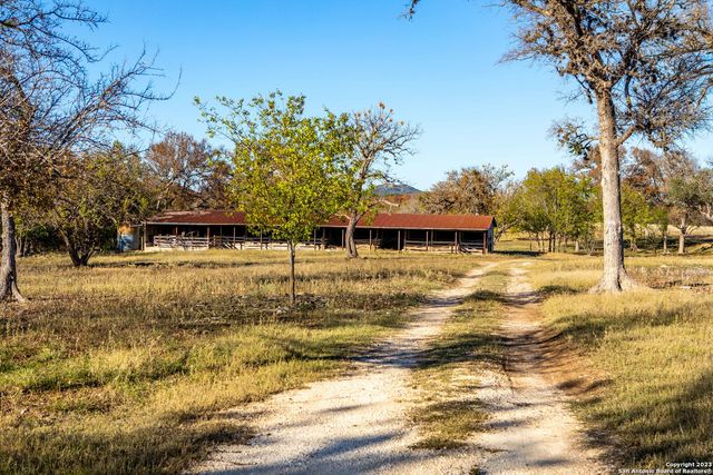 46 Fm 1621, Comfort, TX 78013