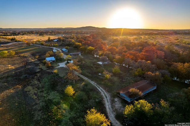 46 Fm 1621, Comfort, TX 78013
