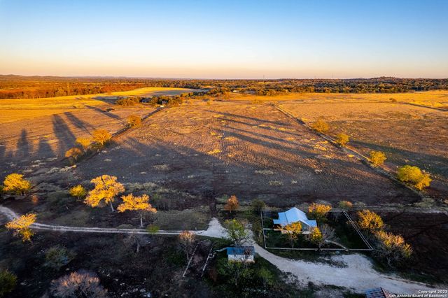 46 Fm 1621, Comfort, TX 78013