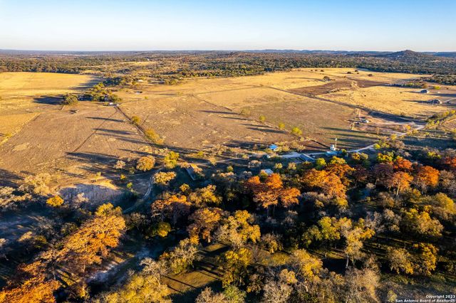 46 Fm 1621, Comfort, TX 78013