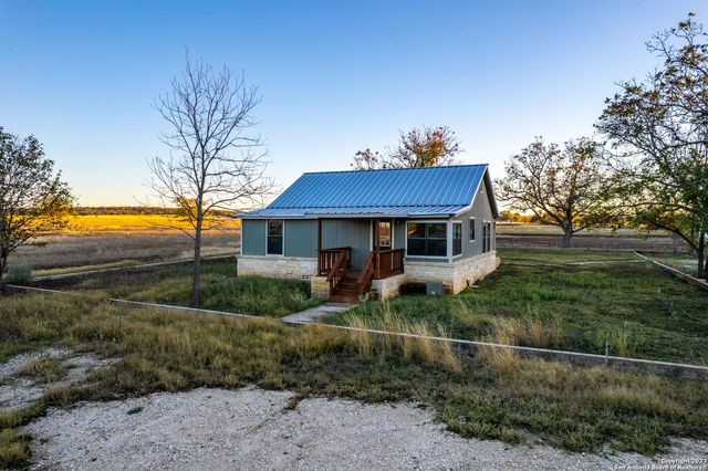 46 Fm 1621, Comfort, TX 78013