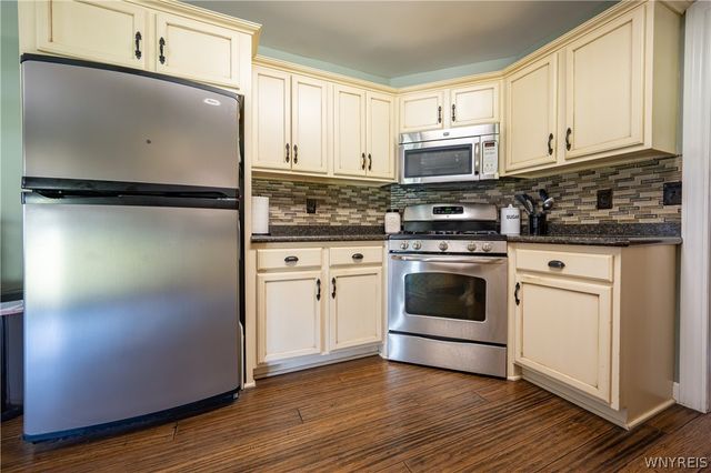 6748 East High Street, Lockport Town, NY 14094