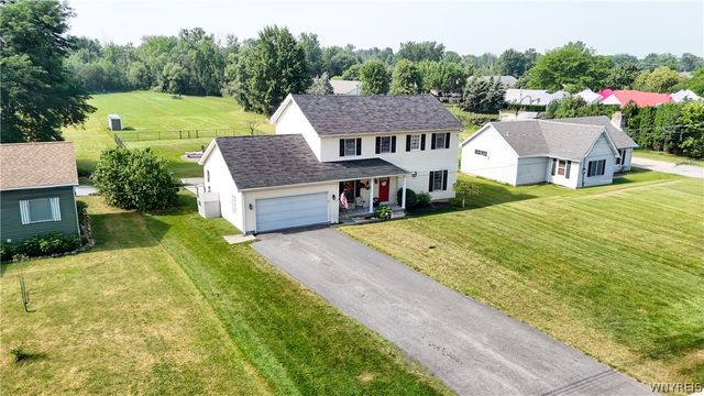 6748 East High Street, Lockport Town, NY 14094