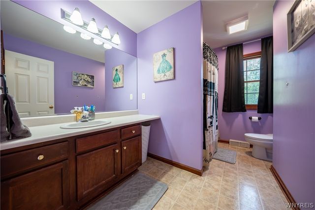 6748 East High Street, Lockport Town, NY 14094