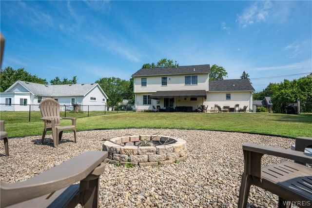 6748 East High Street, Lockport Town, NY 14094