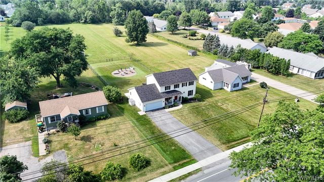 6748 East High Street, Lockport Town, NY 14094