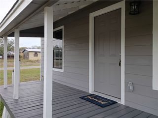 113 W 2nd St, Bishop, TX 78343