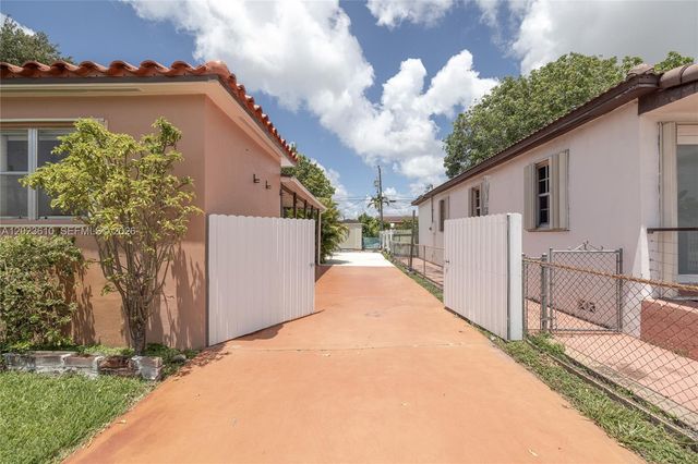 540 SW 60th Ave, Miami, FL 33144