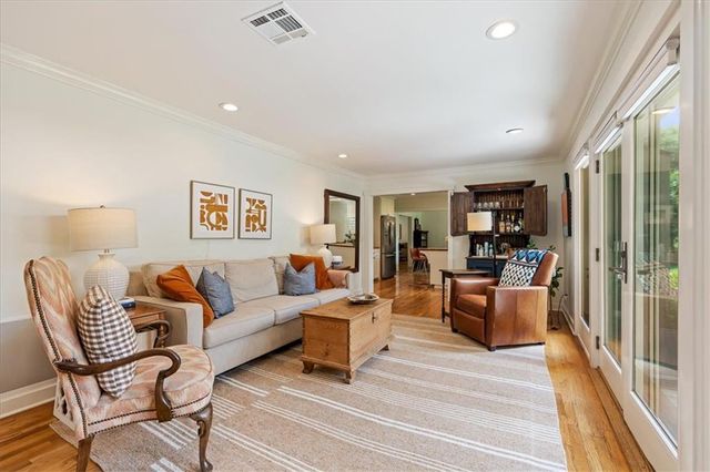 5926 Howe Drive, Fairway, KS 66205