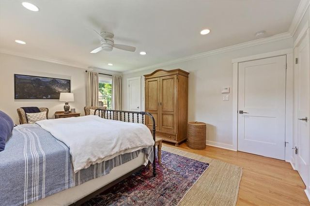 5926 Howe Drive, Fairway, KS 66205