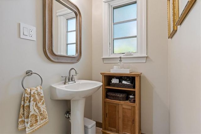5926 Howe Drive, Fairway, KS 66205