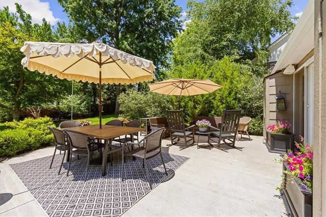 5926 Howe Drive, Fairway, KS 66205