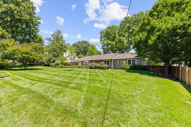 5926 Howe Drive, Fairway, KS 66205