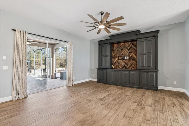 7611 EARLWOOD AVENUE, Mount Dora, FL 32757