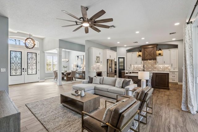 7611 EARLWOOD AVENUE, Mount Dora, FL 32757