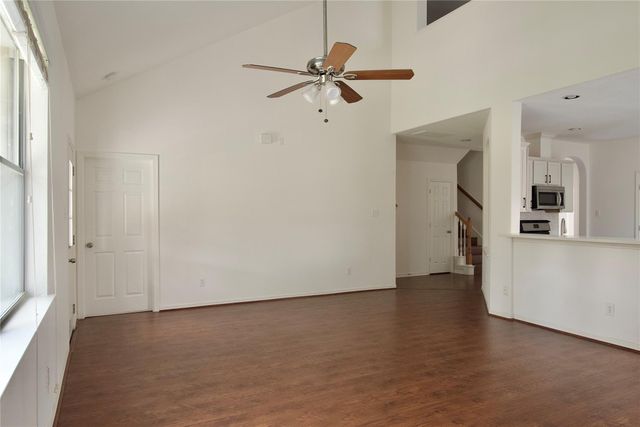 2023 Creek Run Drive, Pearland, TX 77584